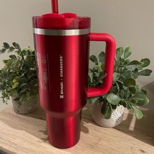 🎄LIMITED EDITION🎄Starbucks Stanley Red Holiday Cup 40oz